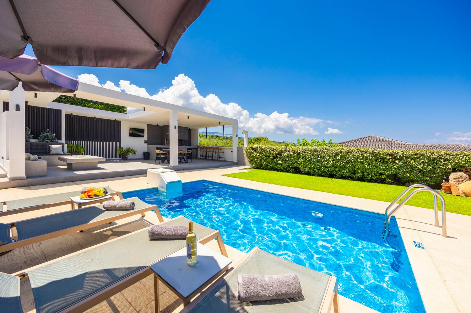 Private pool and terrace
