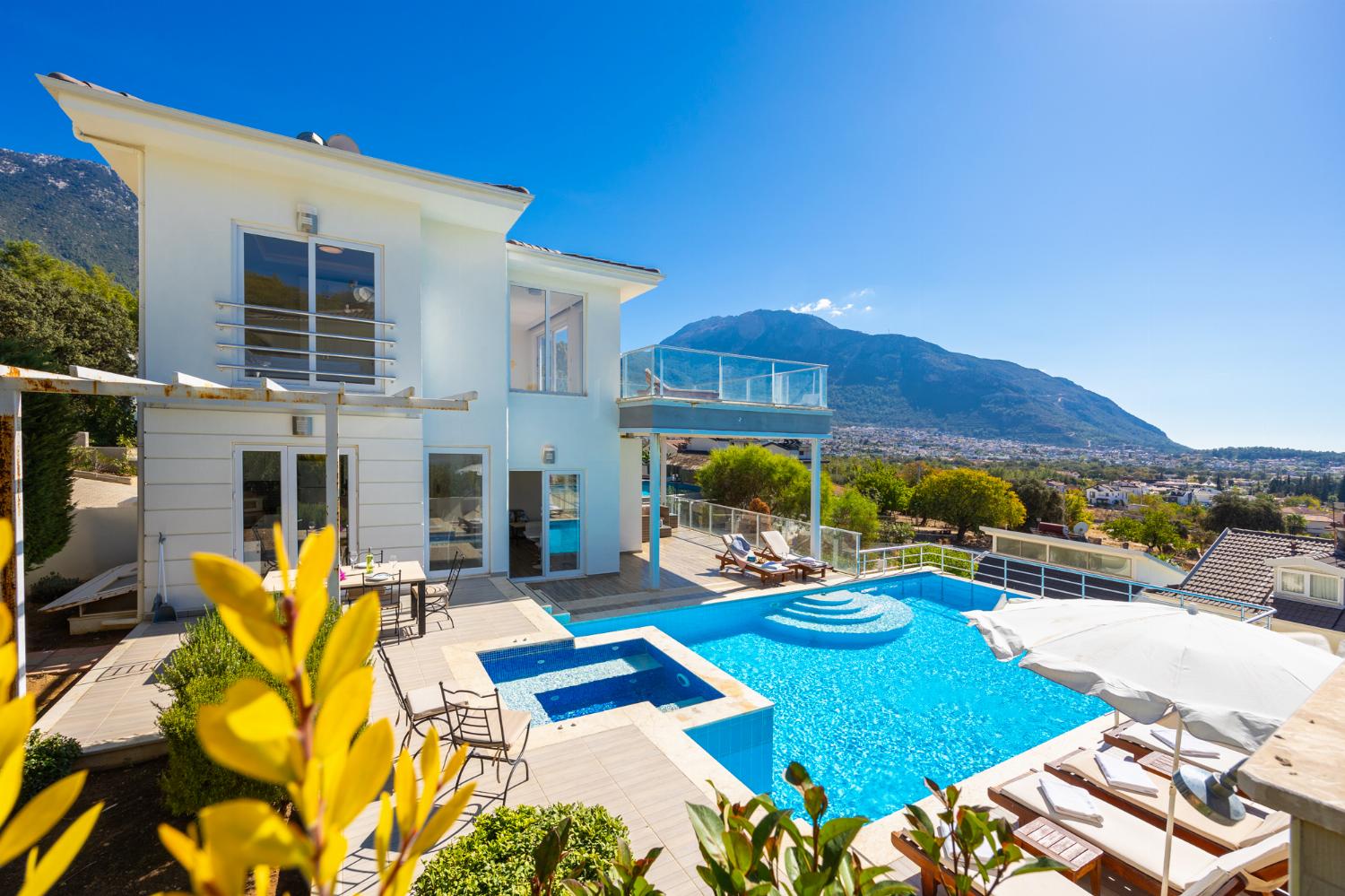 Beautiful villa with private pool and terrace
