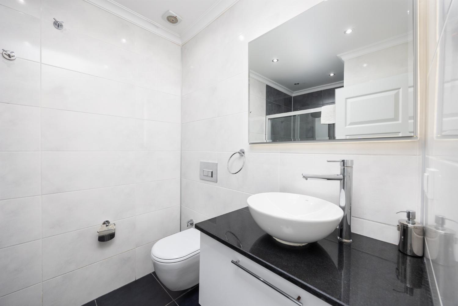 En suite bathroom with shower