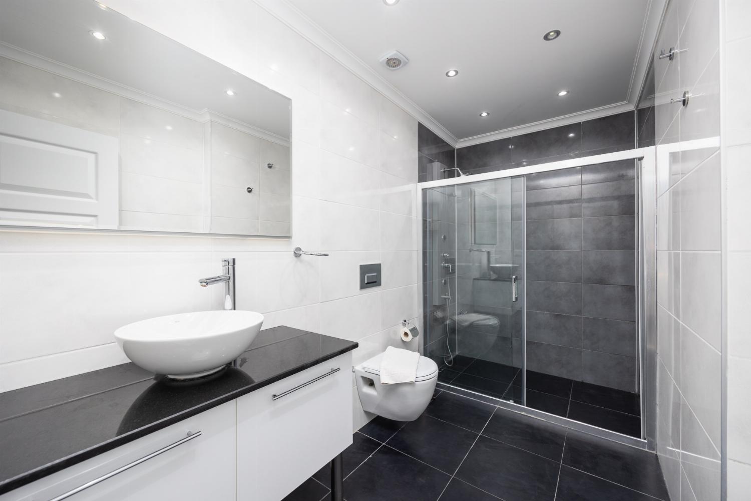 En suite bathroom with shower