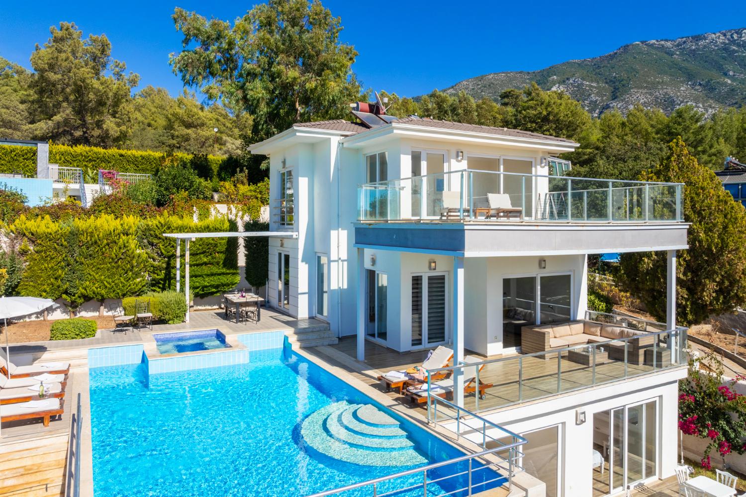 Beautiful villa with private pool and terrace