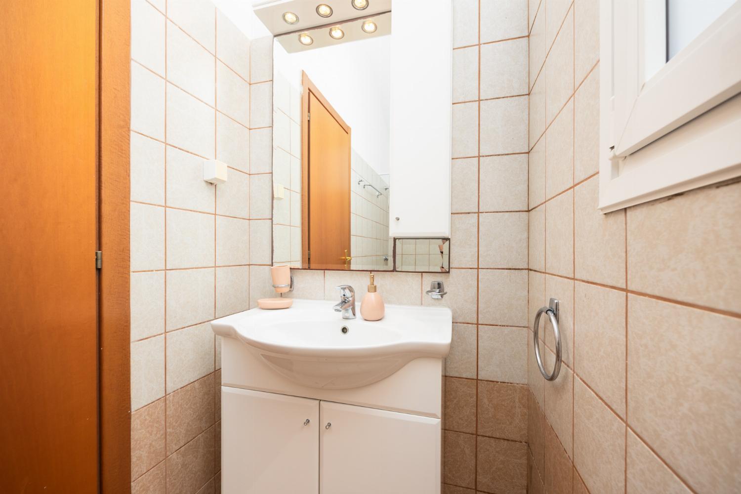 En suite bathroom with shower