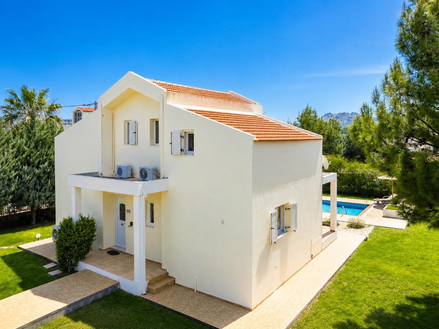 Beautiful villa with private pool and terrace