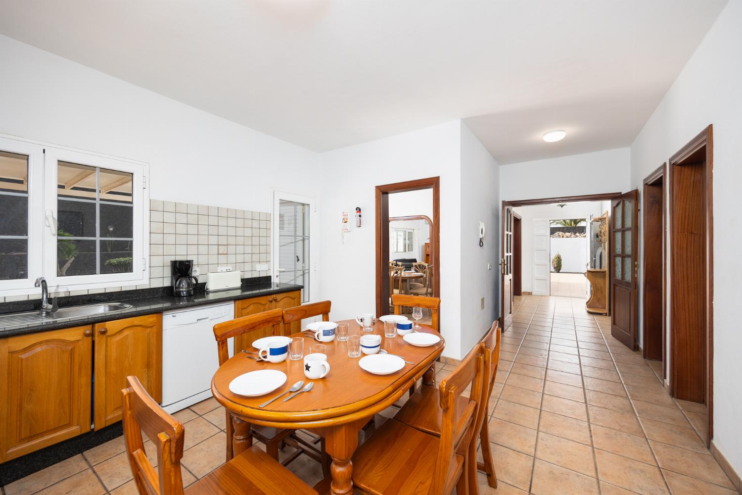 Equipped kitchen with dining area