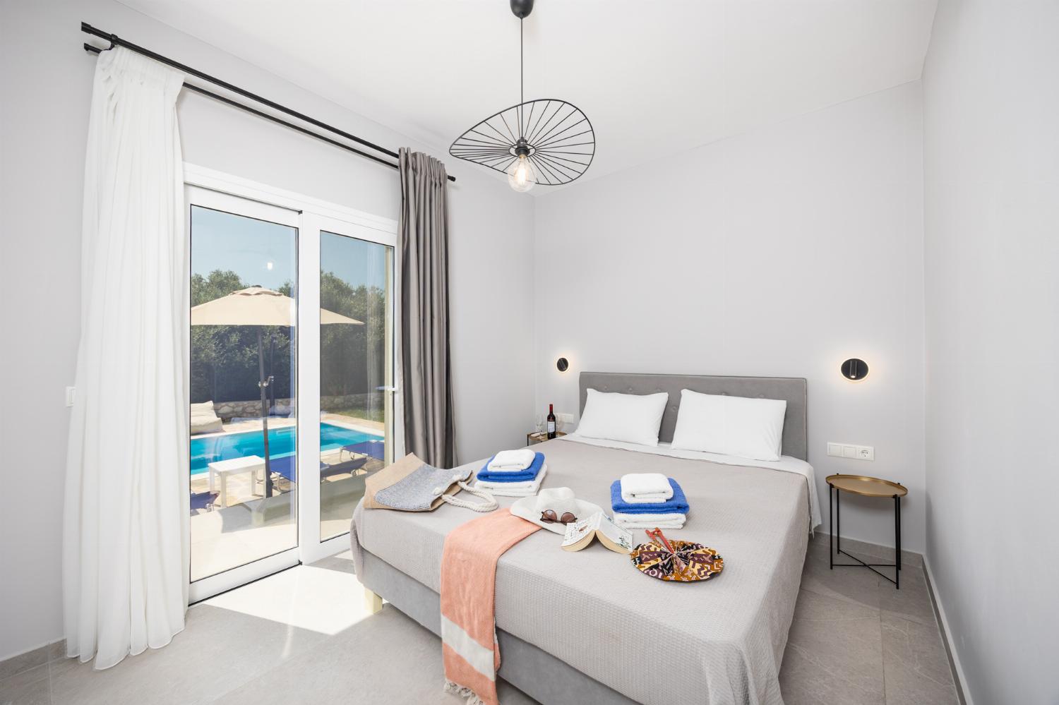 Double bedroom with en suite bathroom and A/C