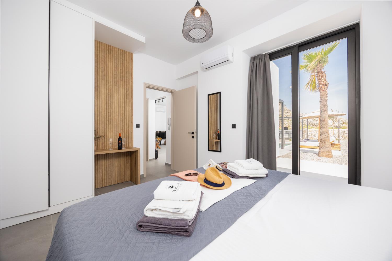 Double bedroom with en suite bathroom and A/C