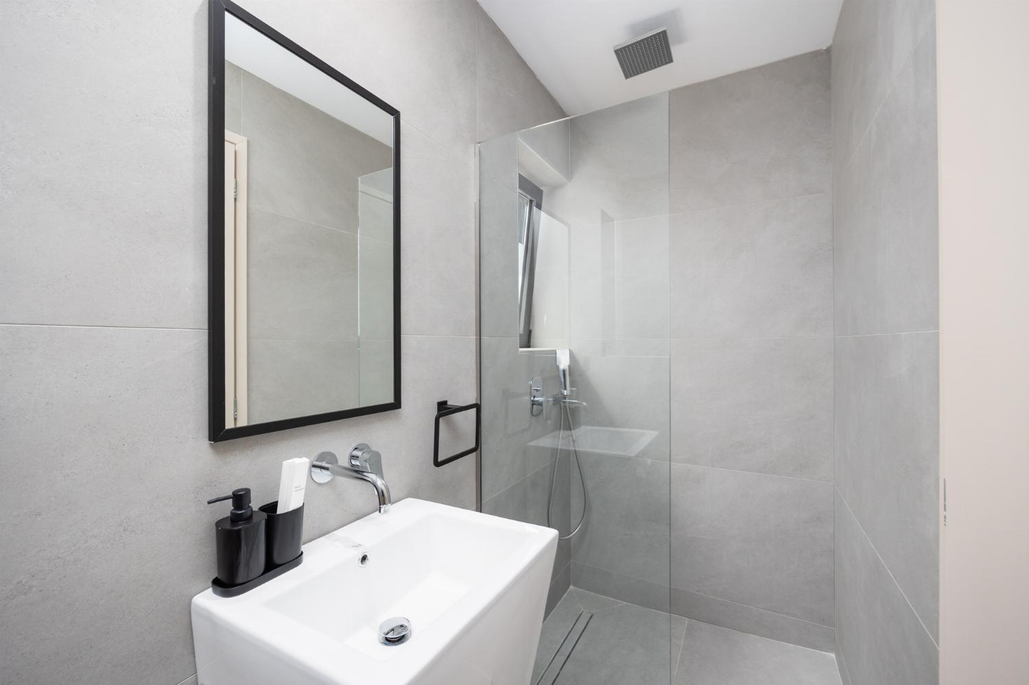 En suite bathroom with shower