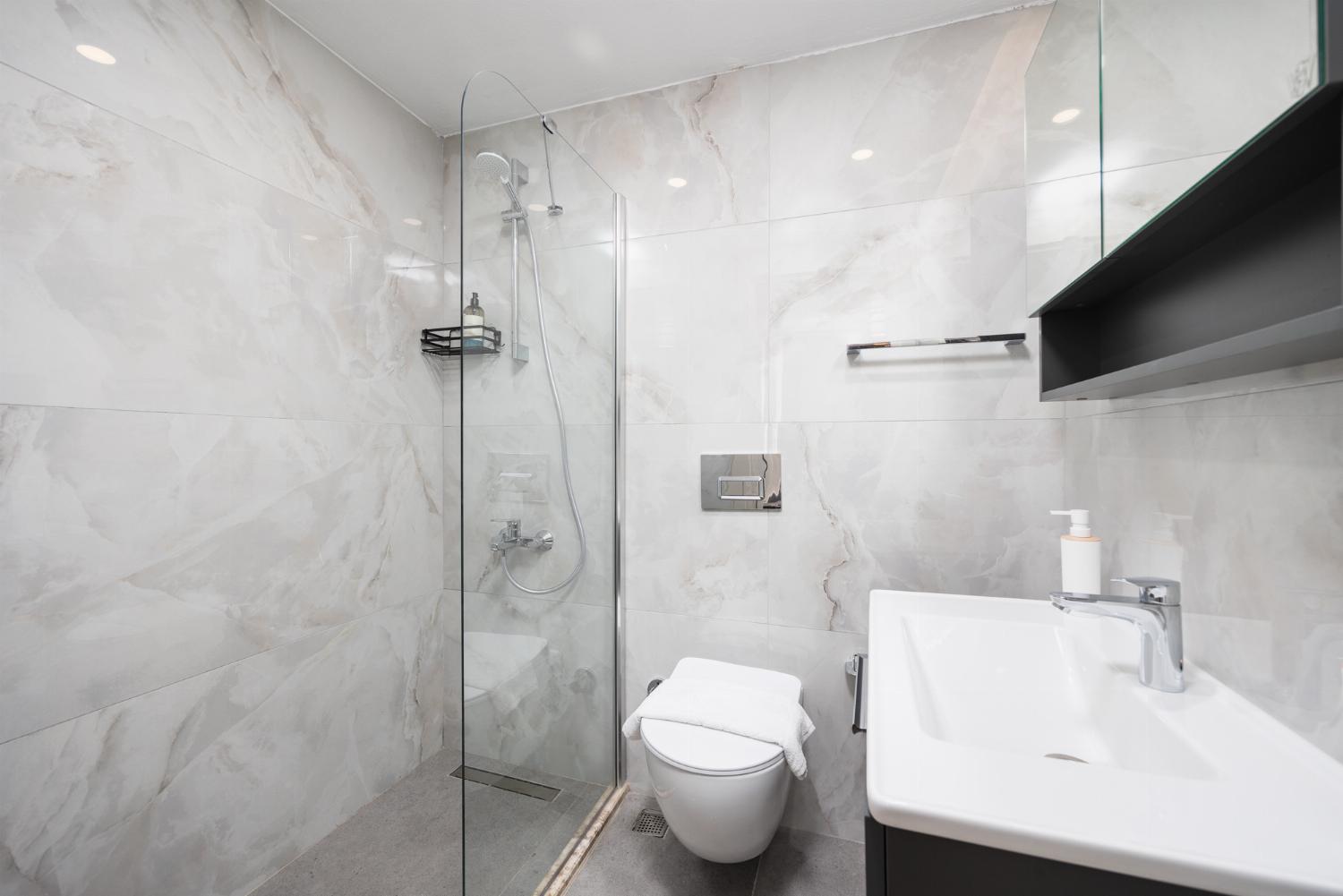 En suite bathroom with shower