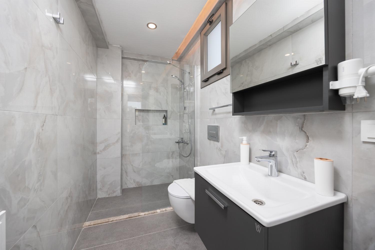 En suite bathroom with shower