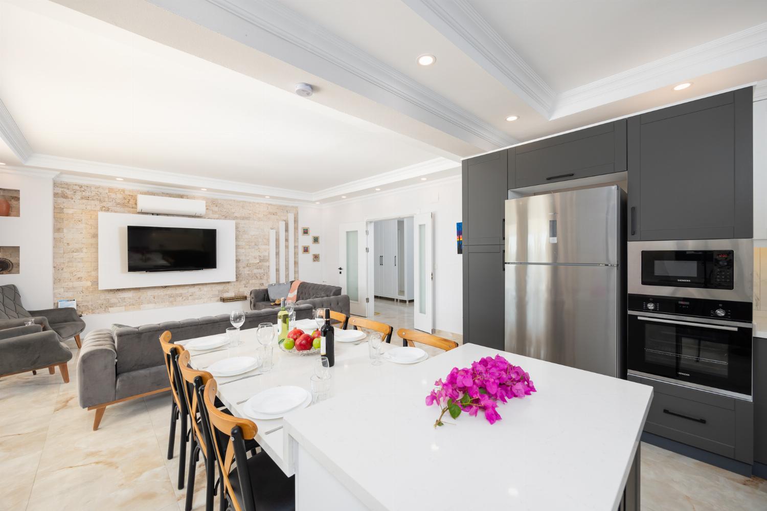 Main building: equipped kitchen