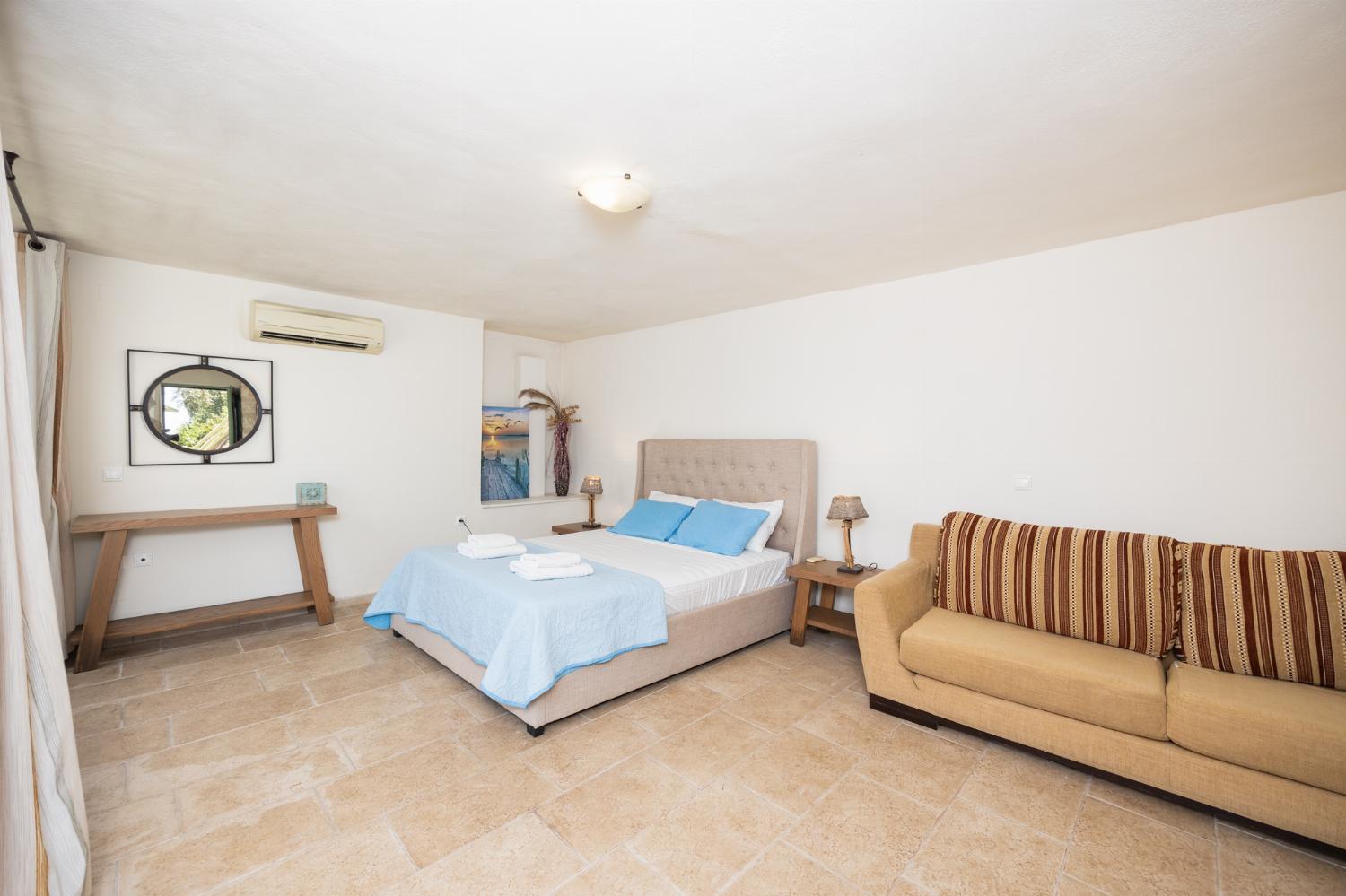Double bedroom in annex, with en suite bathroom and A/C