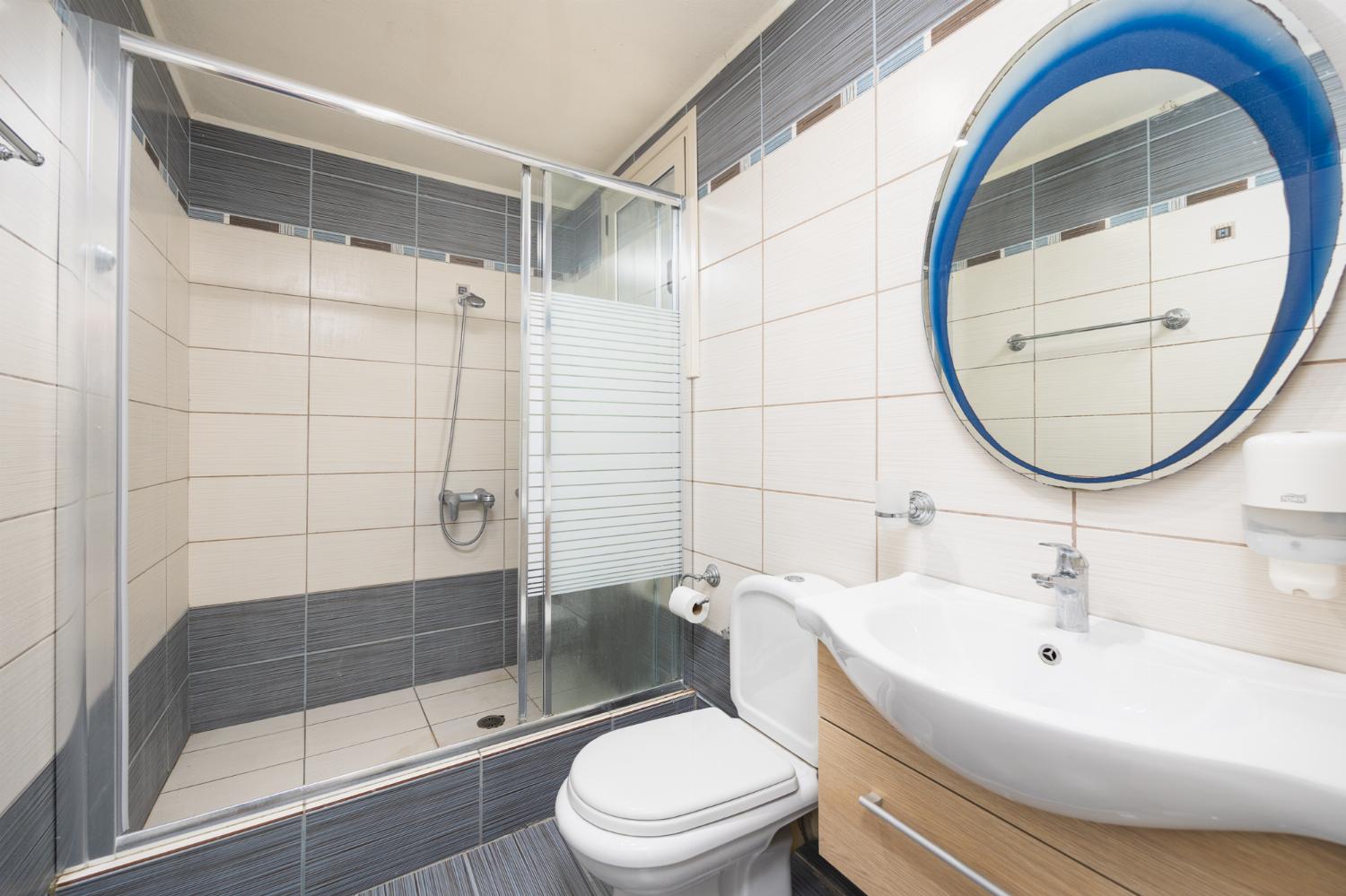 En suite bathroom with shower