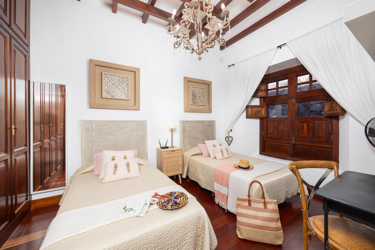 Twin bedroom with A/C