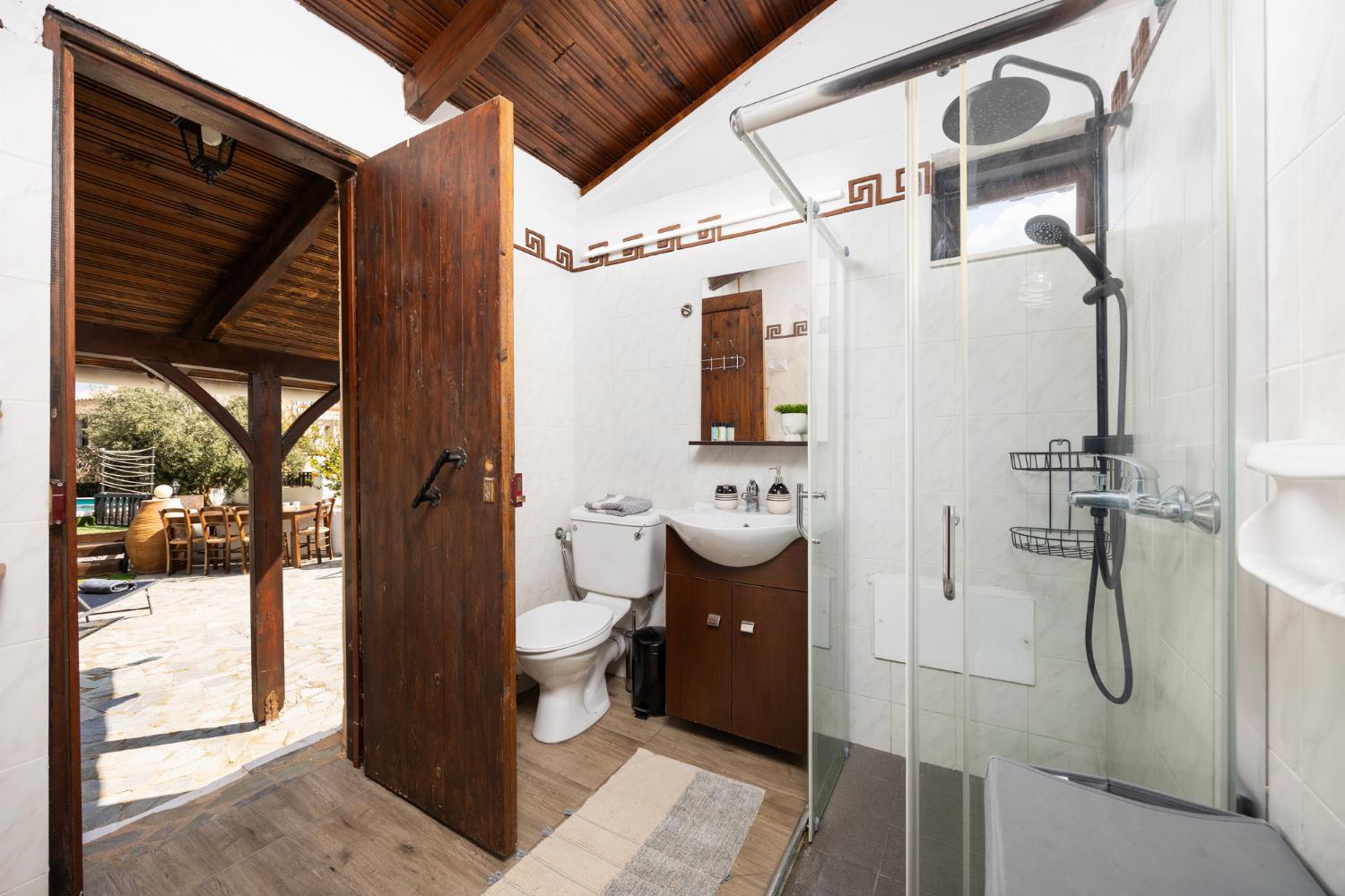 En suite bathroom with shower