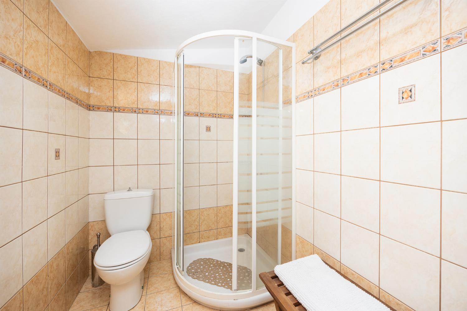En suite bathroom with shower