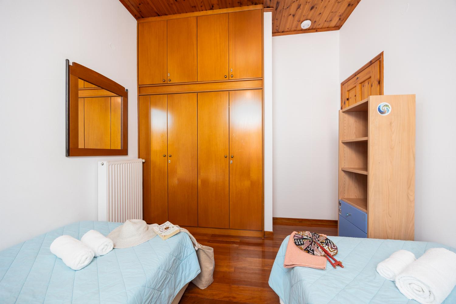 Twin bedroom with A/C