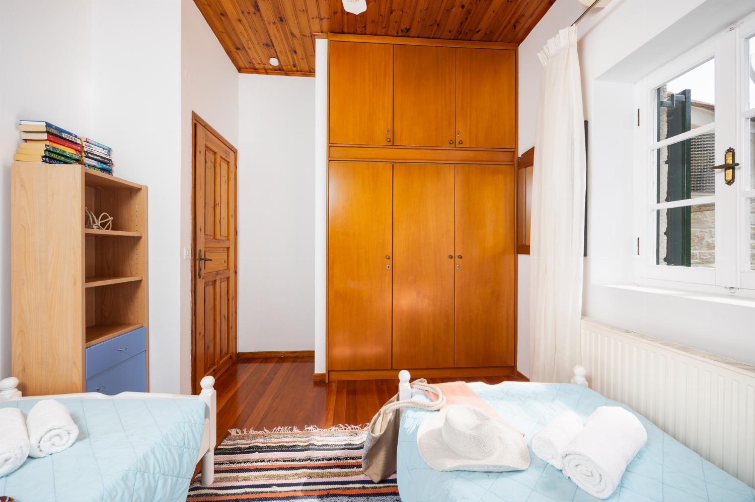 Twin bedroom with A/C