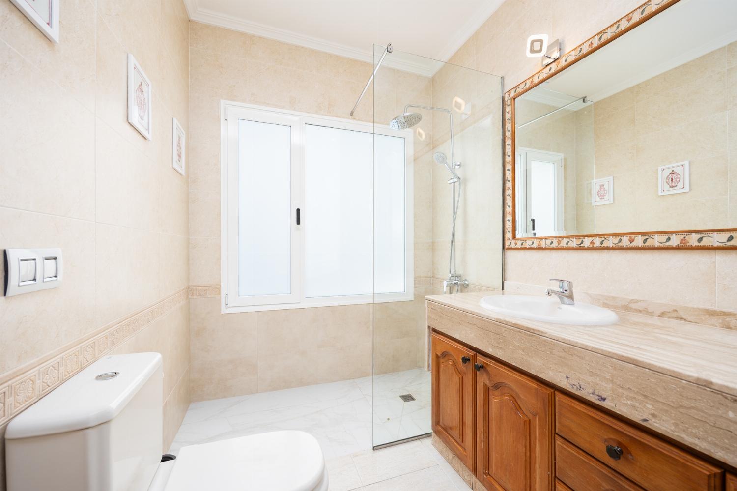 En suite bathroom with shower