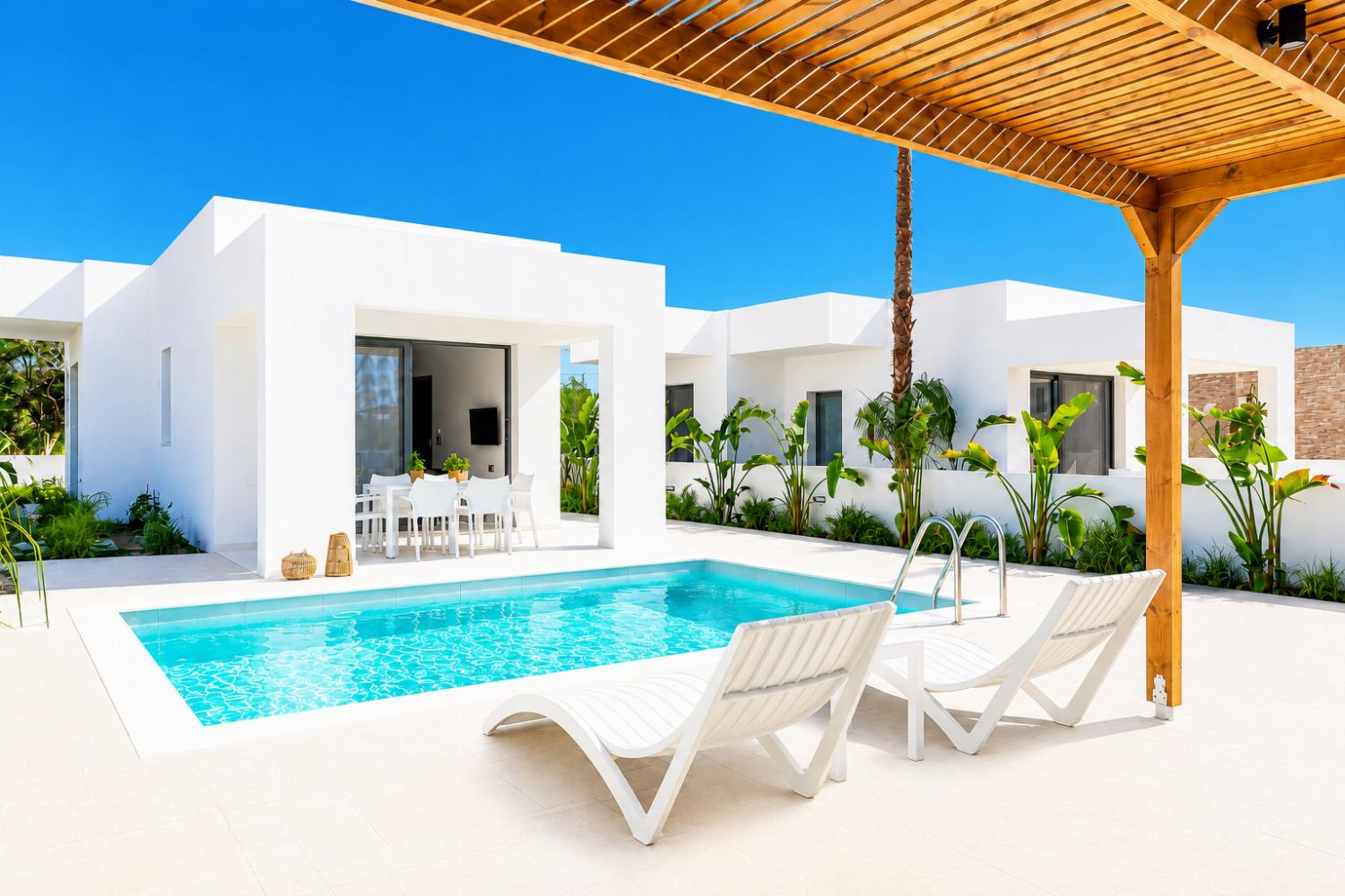 Private pool and terrace