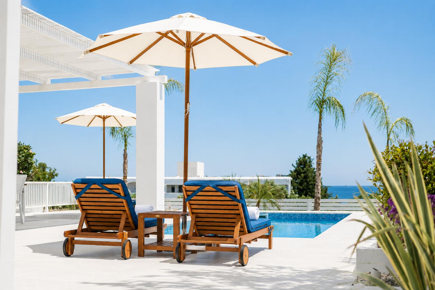 Private pool and terrace