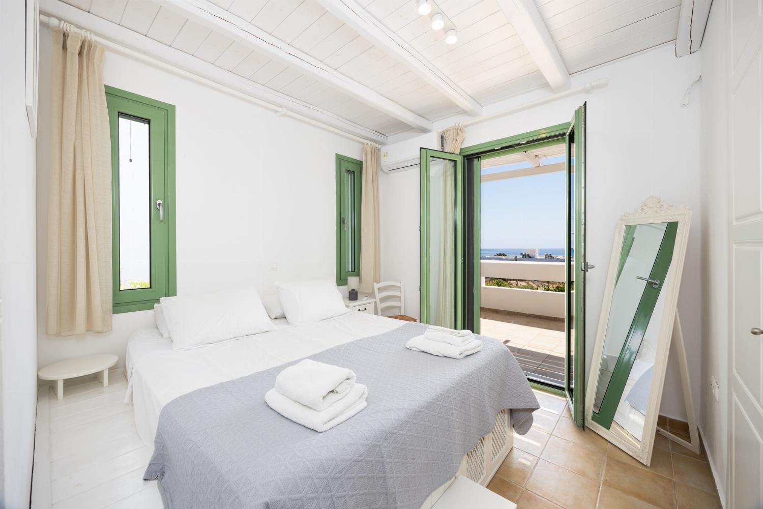 Double bedroom with en suite bathroom and A/C