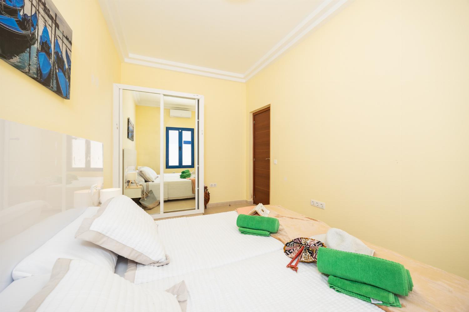 Twin bedroom with A/C