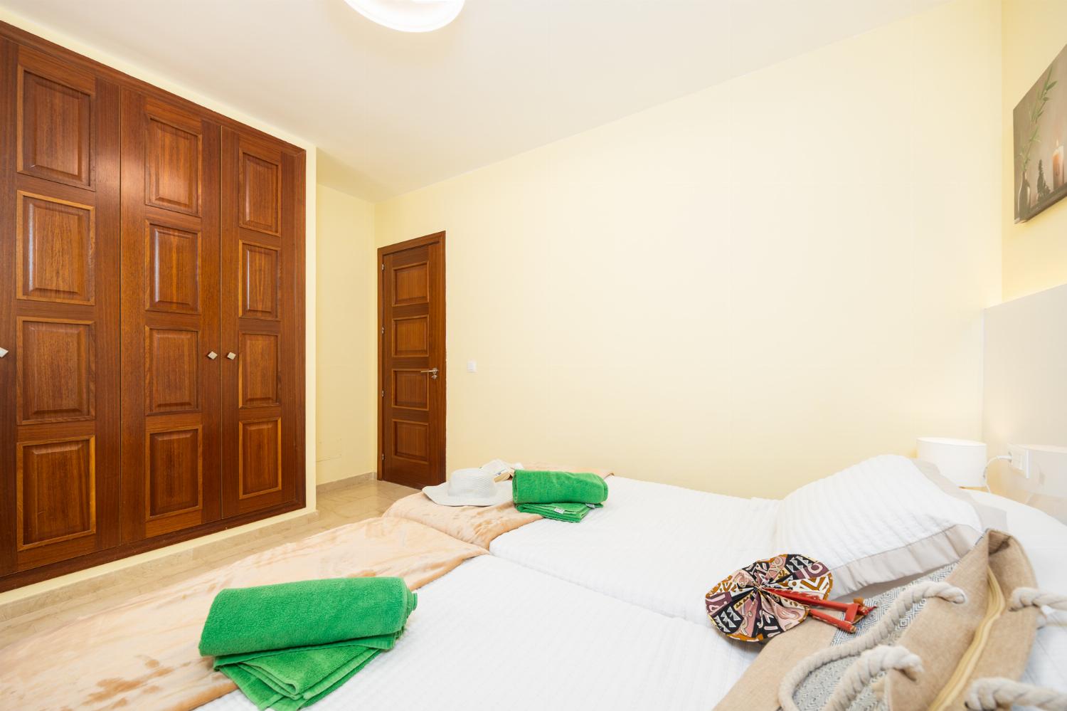 Twin bedroom with A/C