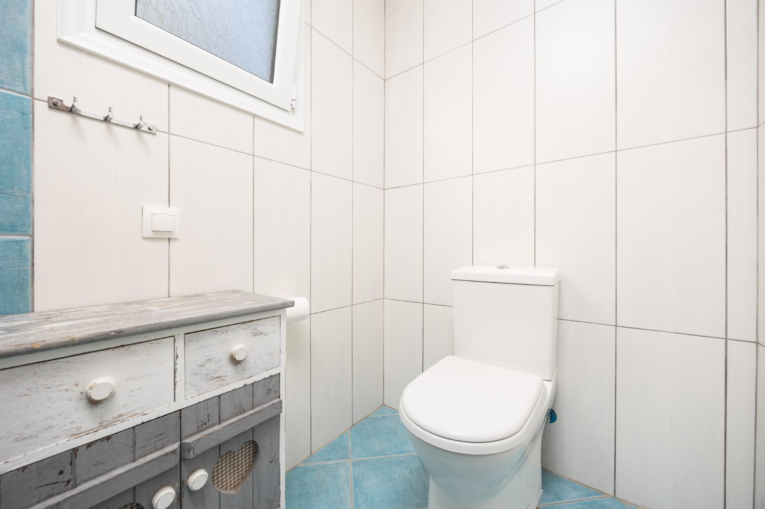 En suite bathroom with shower