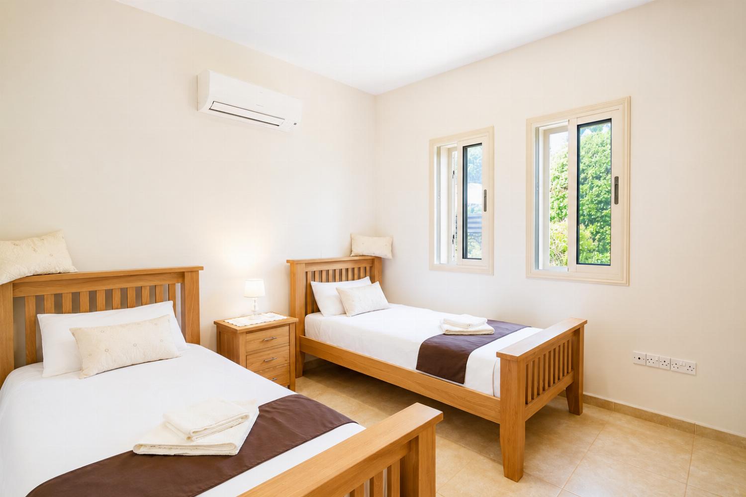 Twin bedroom with A/C