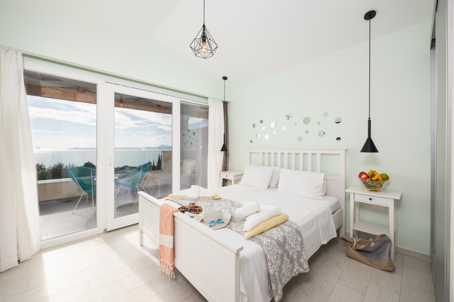 Double bedroom with en suite bathroom and A/C