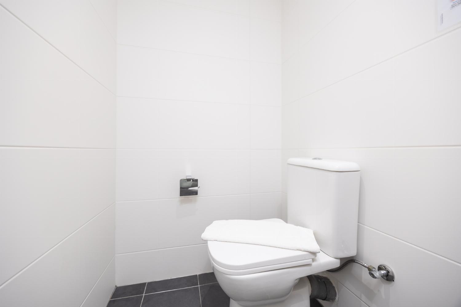 En suite bathroom with shower