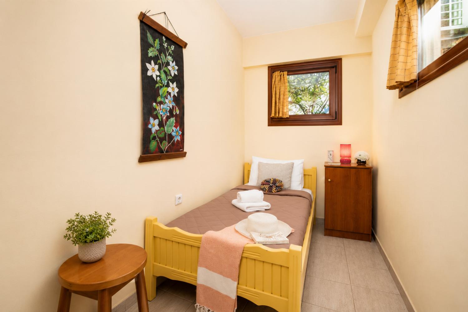 Single bedroom