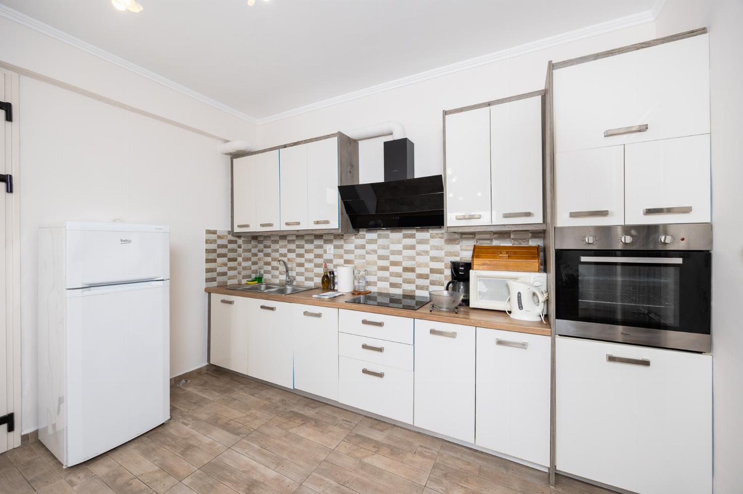 Ground floor: equipped kitchen