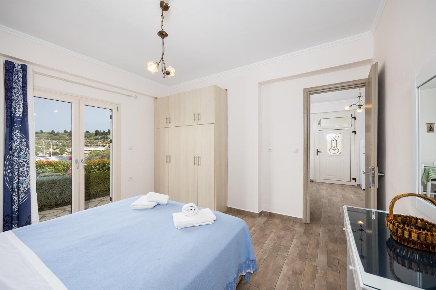 Ground floor: double bedroom with en suite bathroom and A/C
