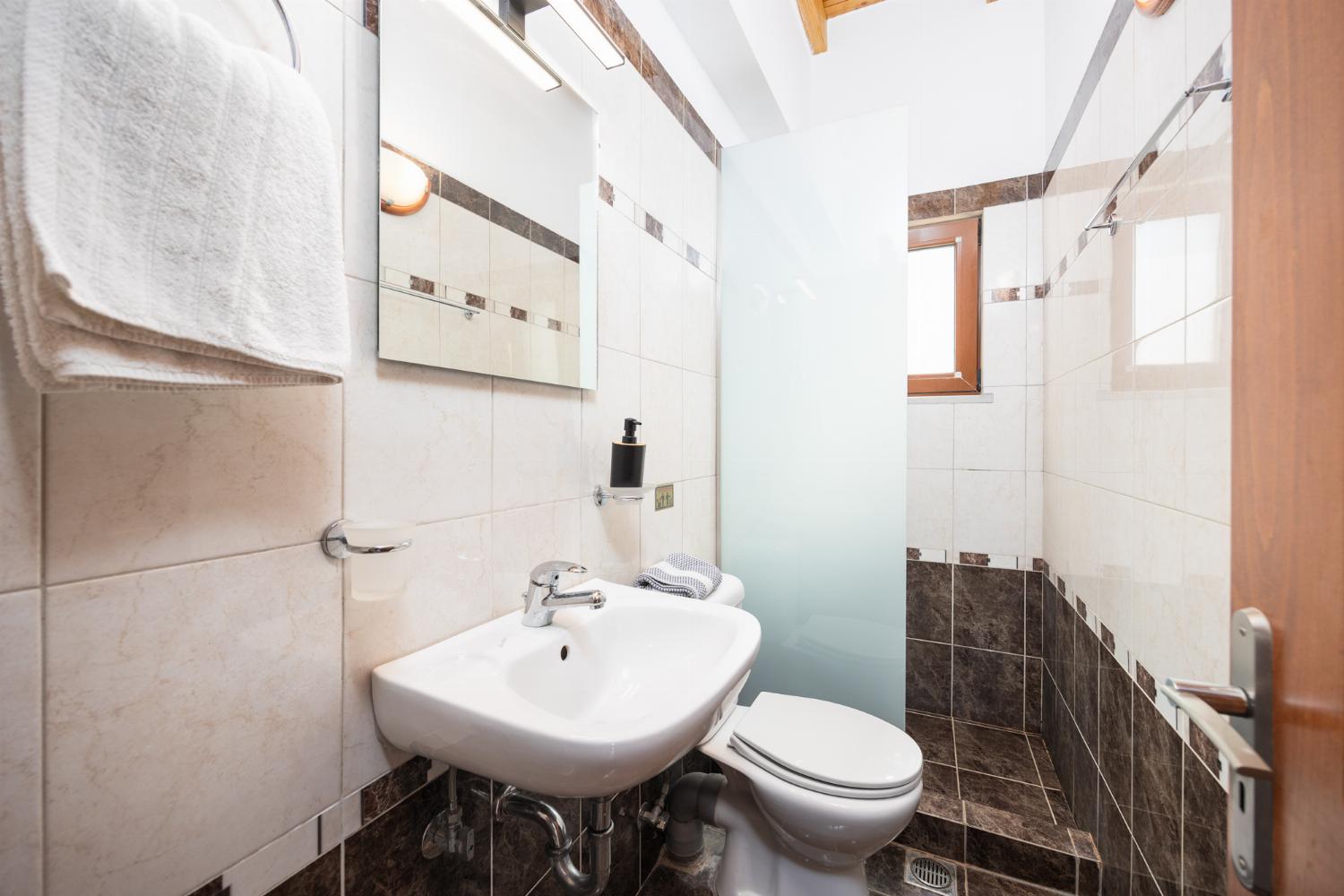 En suite bathroom with shower