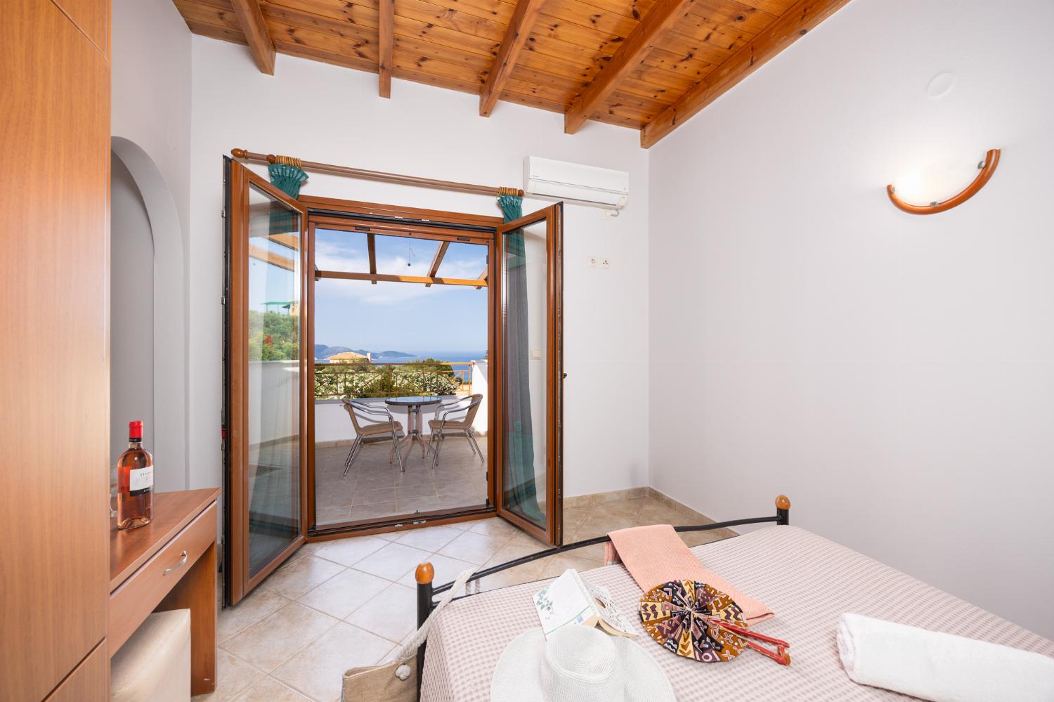 Double bedroom with en suite bathroom and A/C