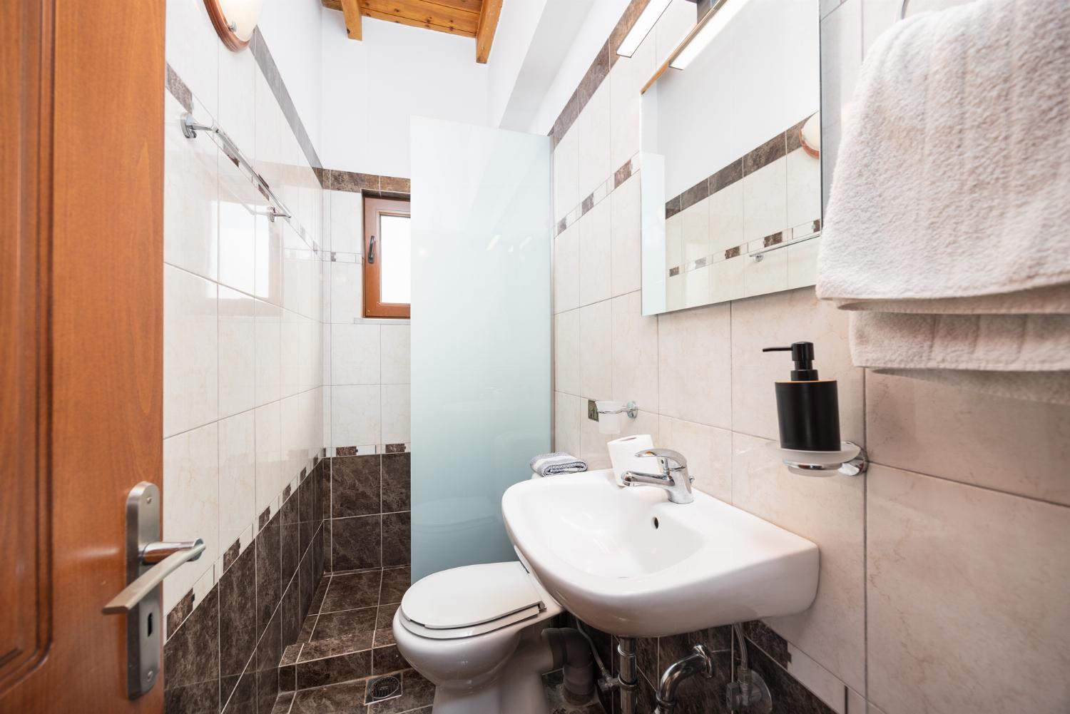 En suite bathroom with shower