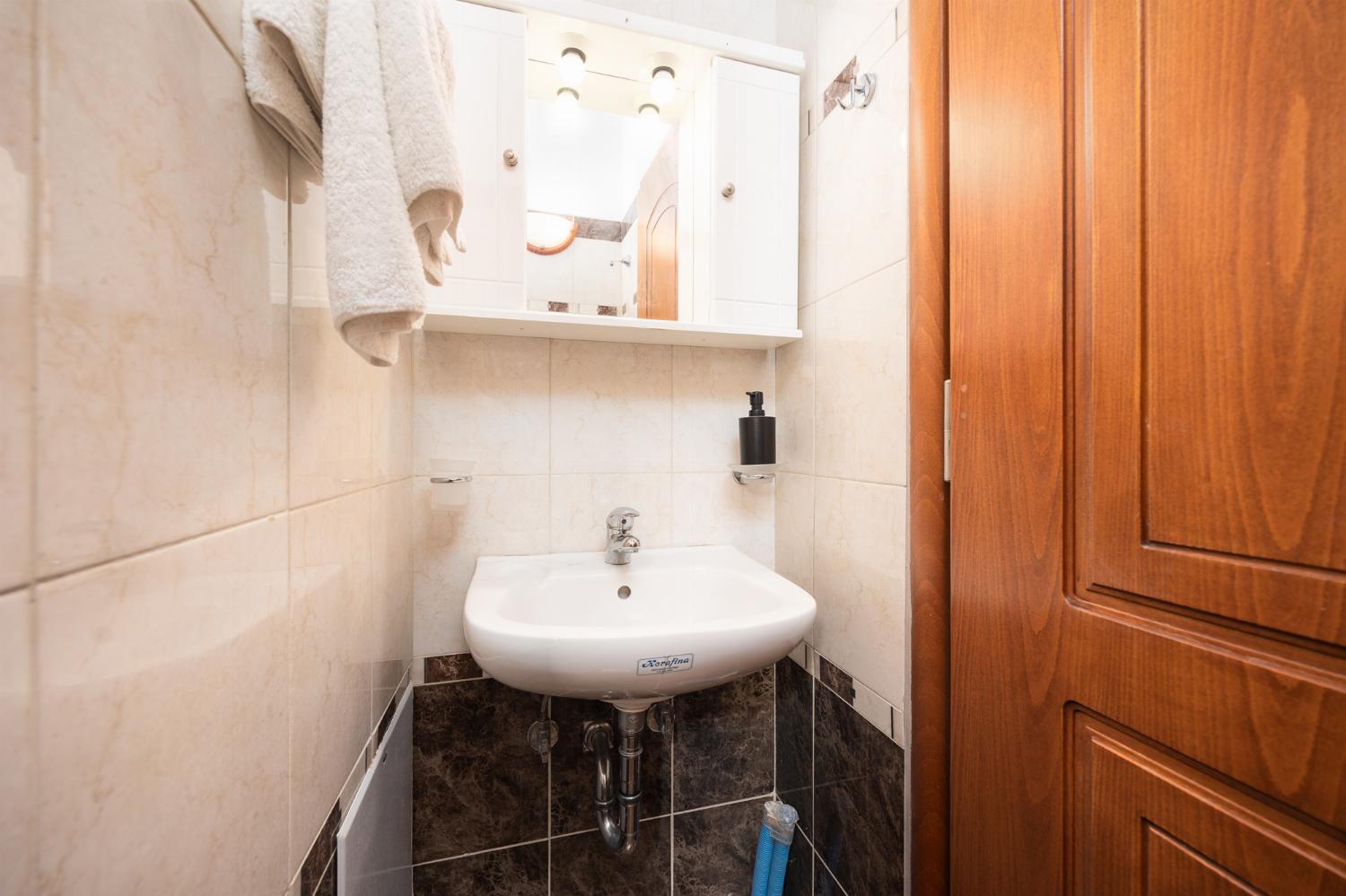 En suite bathroom with shower