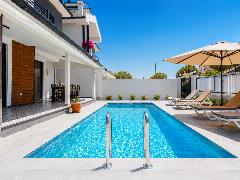 Villa Exclusive Paradise 2 is part of 4345
